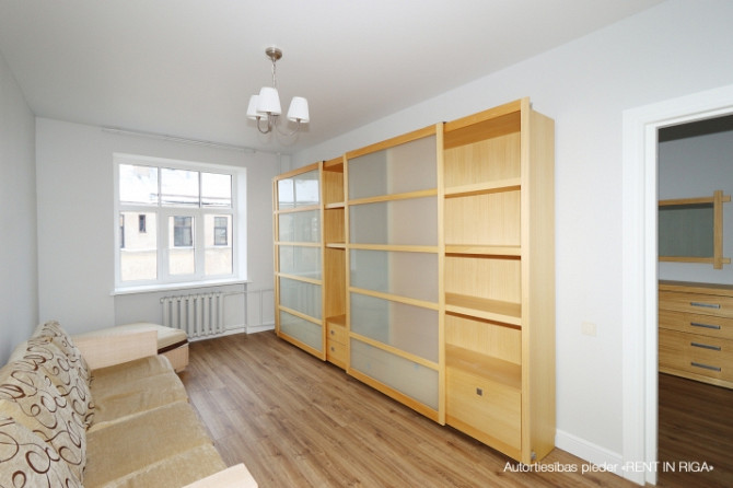 Pieejams no septembra. Iespējams īrēt gan ilgtermiņā, gan arī uz īsāku termiņu (studentiem Rīga - foto 6