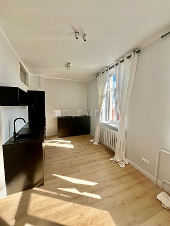 Pagalma ēka, renovēta māja, slēgts pagalms, ieeja no ielas un pagalma, ir lifts, kāpņu telpa Rīga - foto 15