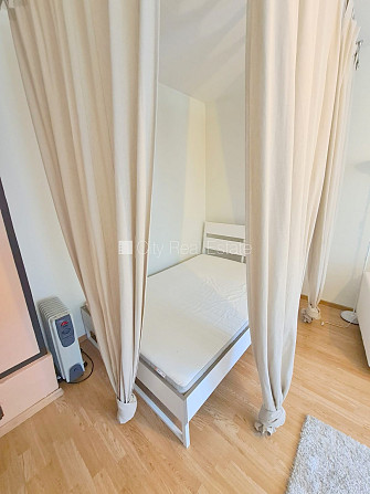 Fasādes māja, ieeja no ielas, logi vērsti uz ielas pusi, studio tipa, virtuve apvienota ar Rīga - foto 14