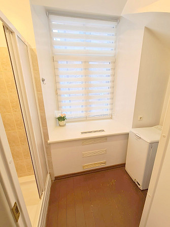 Fasādes māja, ieeja no ielas, logi vērsti uz ielas pusi, studio tipa, virtuve apvienota ar Rīga - foto 18