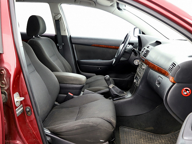 Toyota Avensis Linea Sol 1.8 95kW Tallina - foto 5