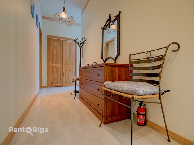 Сдаётся двухкомнатная мансардная квартира на берегу моря в историческом здании Юрмала - изображение 14