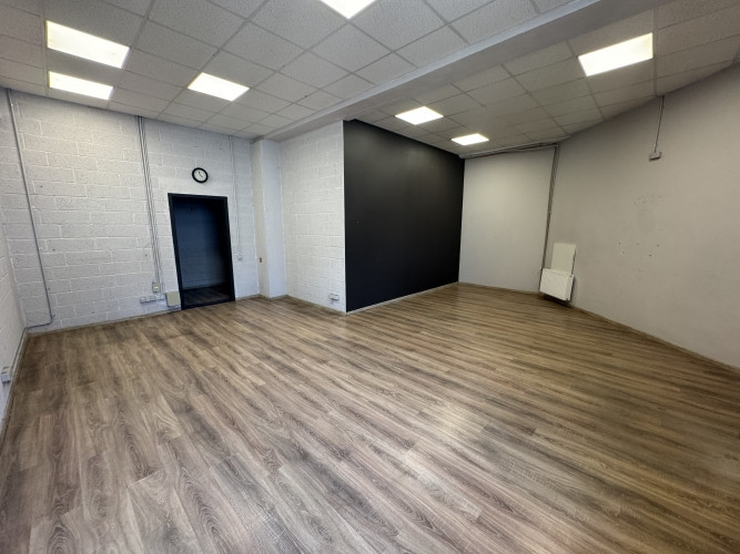 Склад в Агентскалнсе  1-й этаж  Высота потолков ~11 м  Подъёмные ворота 4,2 x 6 м Рига - изображение 13