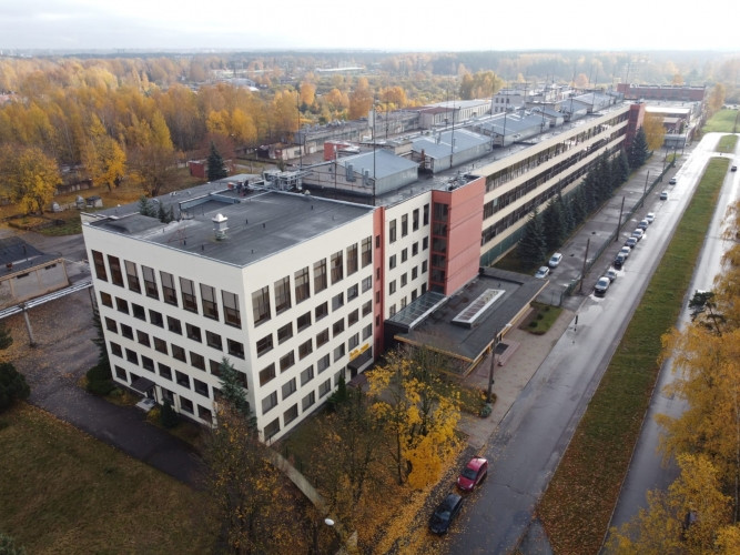 Noliktavas telpas induastriālajā parkā Ziepniekkalnā otrajā stāvā.   Flīzētas grīdas un Rīga - foto 9