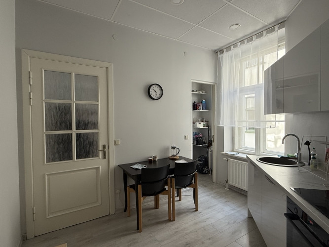 Ilgtermiņā izīrē 3 istabu dzīvokli Vīlandes ielā  Klusajā centrā (piemērots studentiem). Rīga - foto 4