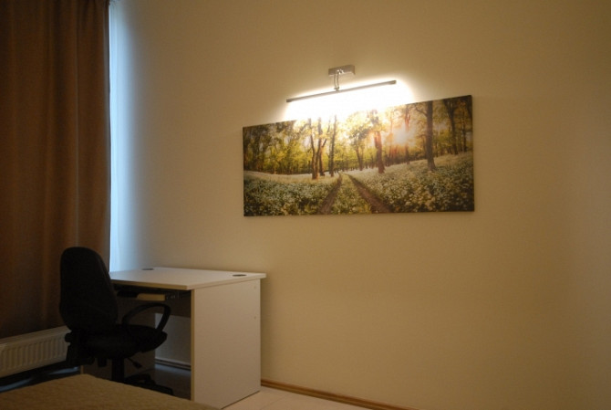 No 1.septembra ilgtermiņā izīrē mūsdienīgi aprīkotu, ekskluzīvu 3 istabu dzīvokli jaunajā Rīga - foto 9