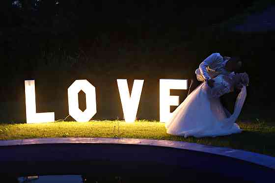 В Риге любое торжество, в подарок скидки юбилярам, свадьбам. Территория=2000 кв. м. с бассейном... Рига