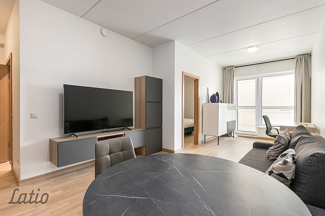 Pārdod 2 istabu dzīvokli jaunā projektā Miera ielā 103!
Piedāvājumā divistabu dzīvoklis Rīga - foto 1