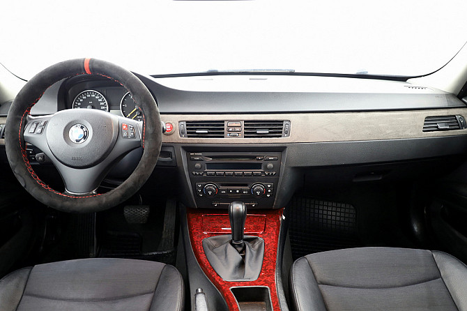 BMW 320 Touring Business ATM 2.0 D 120kW Tallina - foto 5