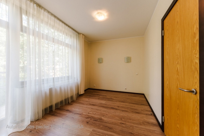 2 istabu dzīvoklis jaunajā projektā Mierā ielā 61.  Plānojums - dzīvojamā istaba kopā ar Rīga - foto 7