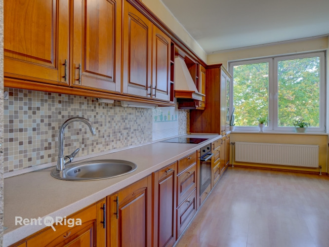 Izīrē gaišu un mājīgu dzīvokli projektā 