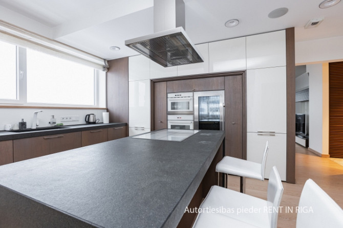Fantastic apartment for lovers of urban environment, charming view and silence.  The apartment is lo Рига - изображение 7
