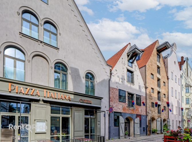 Senatnes elpa un vecpilsētas miers padara Vilhelma Namus par īstenu oāzi dvēselei. Ēkas ir Rīga - foto 10