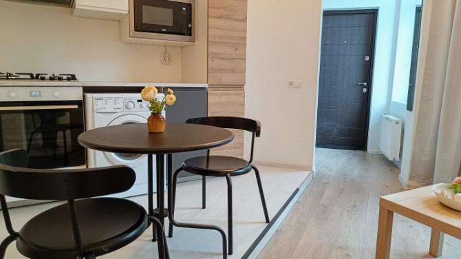 Izīrē mājokli ar raksturu  2 istabu dzīvoklis klusā iekšpagalmā Rīgas centrā. Rīga - foto 9