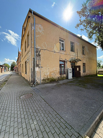 Tiek pārdots namīpašums Jaunjelgavas pilsētas centrā, kas sastāv no 7 dzīvokļiem. Lielisks Jaunjelgava - foto 11