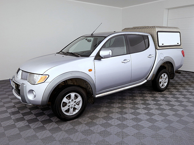 Mitsubishi L200 Pickup 4x4 2.5 Di-D 123kW Tallina - foto 2