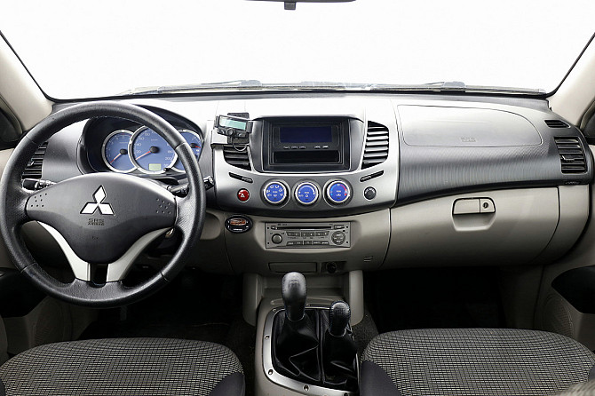 Mitsubishi L200 Pickup 4x4 2.5 Di-D 123kW Tallina - foto 5