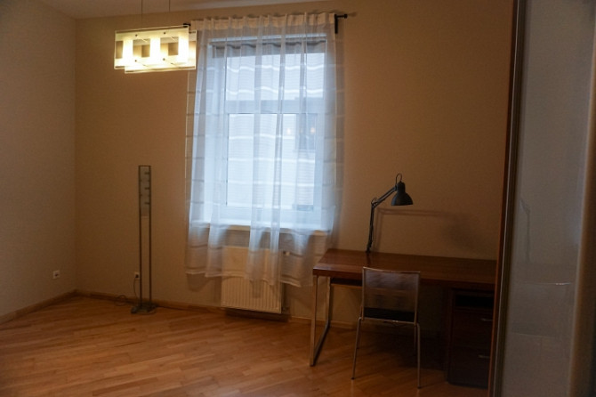 Tiek izīrēts mēbelēts trīsistabu dzīvoklis Rīgā, Centrā, Dzirnavu ielā 13. Platība 76, 1 Rīga - foto 8