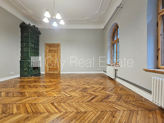 Projekts - Forburga Nams, fasādes māja, renovēta māja, vieta automašīnai, ieeja no ielas, ir Rīga - foto 4