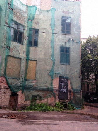 Pārdod investīciju objektu Rīgas klusajā centrā. Pašlaik objekts sastāv no trīs stāvu Rīga - foto 9
