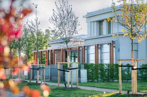 Продается дом с 4 спальнями "Villa Helenia" в проекте "Mežaparks Residence" - улица Кеlnes 8. Rīga