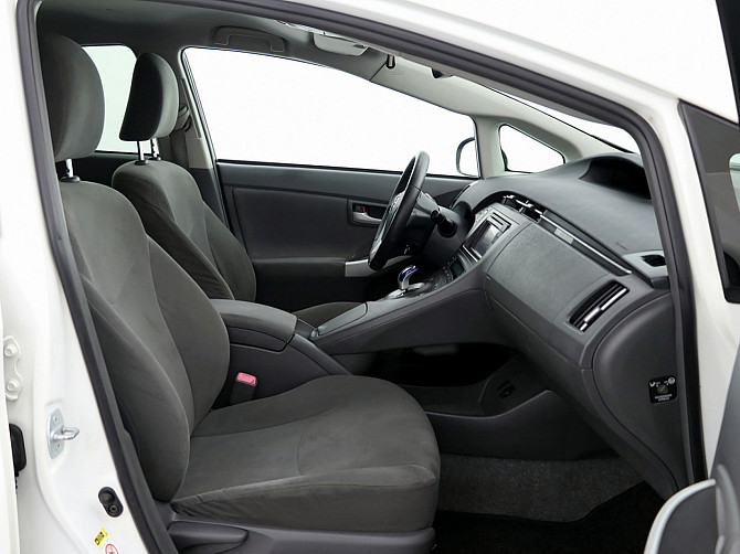 Toyota Prius Facelift 1.8 73kW Таллин - изображение 6