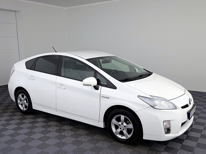 Toyota Prius Facelift 1.8 73kW Таллин - изображение 1