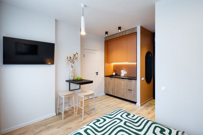 Rezervācijai pieejams mūsdienīgs un līdz detaļām pārdomāts studio tipa dzīvoklis Ernesta Rīga - foto 4