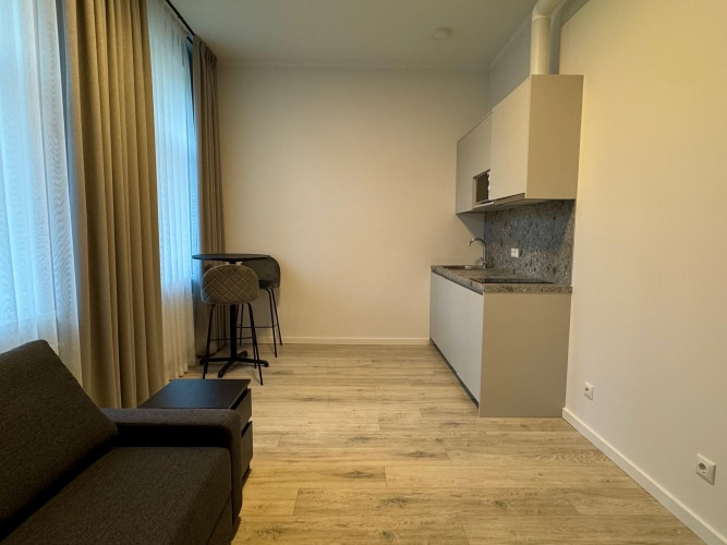 Mēbelēts Studio dzīvoklis Rīgas Centrā.  Tas atrodās restaurētā vēsturiskā jūgendstila Rīga - foto 4