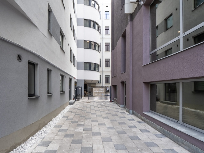 Mēbelēts Studio dzīvoklis Rīgas Centrā.  Tas atrodās restaurētā vēsturiskā jūgendstila Rīga - foto 1