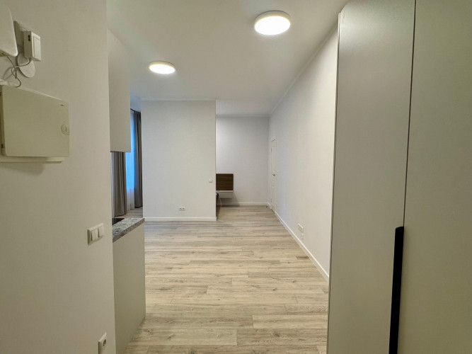 Jauks studio dzīvoklis Klusajā centrā  Pulkveža Brieža ielā.  Dzīvoklis tiek izīrēts tikai Rīga - foto 4