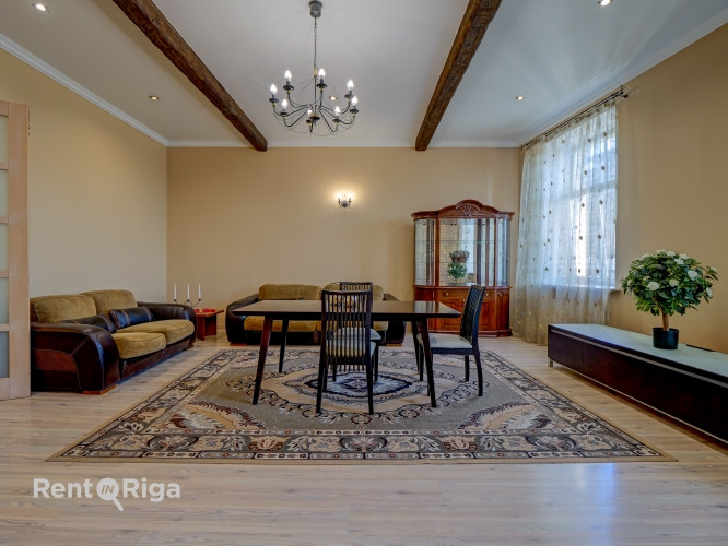 Pārdod dzīvokli Rīgas aktīvajā centrā pie Dailes teātra.  Piedāvājumā plašs, gaišs un Rīga - foto 3