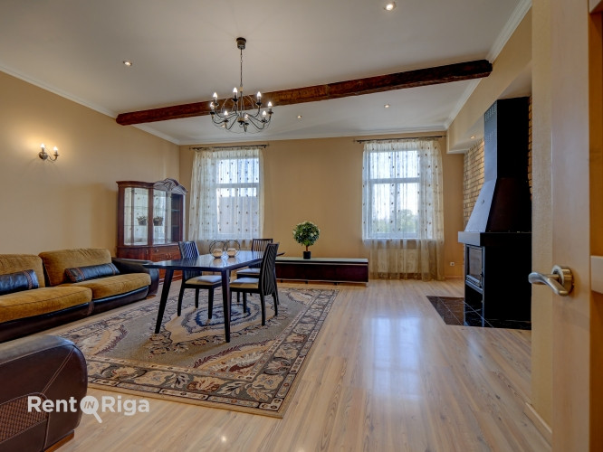 Pārdod dzīvokli Rīgas aktīvajā centrā pie Dailes teātra.  Piedāvājumā plašs, gaišs un Rīga - foto 2