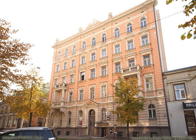 No 4. novembra tiek izīrēts divu istabu dzīvoklis centrā, dzīvoklis sastāv no 2 istabām, Rīga - foto 1