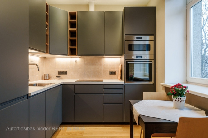 Spacious, fully furnished 2-room apartment in the Quiet Center.  Located on the 4th floor of a renov Рига - изображение 8