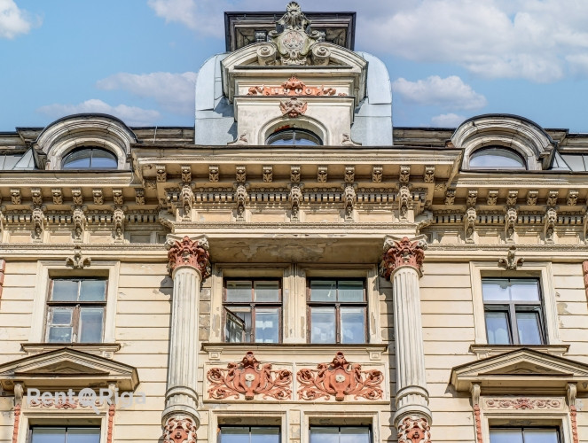 Iegādei pieejams divistabu dzīvoklis vēsturiskā ēka pašā centrā.  Šī ir lieliska investīcijai ilgter Рига - изображение 9