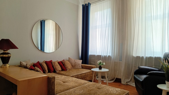 Dzīvo prestižā Rīgas centrā!   Izīrē plašu un eleganti iekārtotu 4 istabu dzīvokli pašā Rīga - foto 2