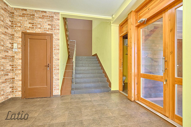 Iznomā plašas un daudzfunkcionālas telpas divos stāvos. Pirmajā stāvā atrodas veikala telpas ar liel Рига - изображение 9