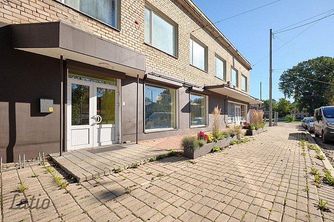 Iznomā plašas un daudzfunkcionālas telpas divos stāvos. Pirmajā stāvā atrodas veikala telpas ar liel Рига - изображение 6