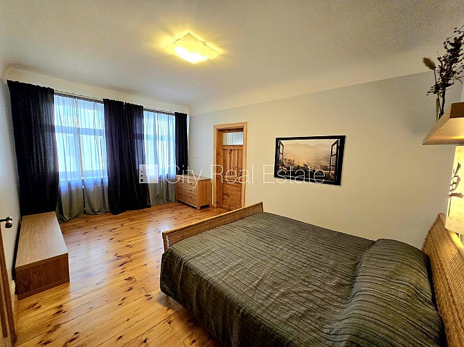 Zeme īpašumā, pagalma māja, slēgts pagalms, ieeja no pagalma, kāpņu telpa pēc kosmētiskā Rīga - foto 12