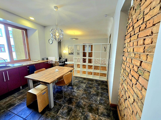 Zeme īpašumā, pagalma māja, slēgts pagalms, ieeja no pagalma, kāpņu telpa pēc kosmētiskā Rīga - foto 7