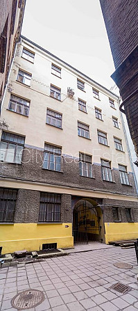 Fasādes māja, bruģēts piebraucamais ceļš, ieeja no pagalma, kāpņu telpa pēc kosmētiskā Rīga - foto 20