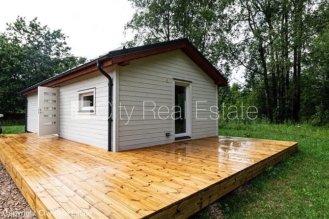 Privātmāja, koka māja, energo efektīva māja, vieta vairākām automašīnām, terase 40 m2, Rīga - foto 1