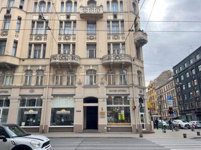 Продаётся солнечная и элегантная квартира в полностью отреставрированном Рига - изображение 9