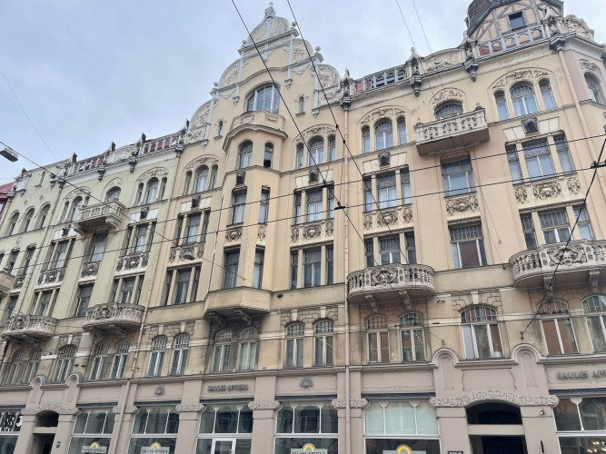 Продаётся солнечная и элегантная квартира в полностью отреставрированном Рига - изображение 1