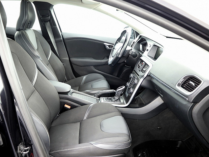 Volvo V40 Summum ATM 2.0 D3 110kW Tallina - foto 6