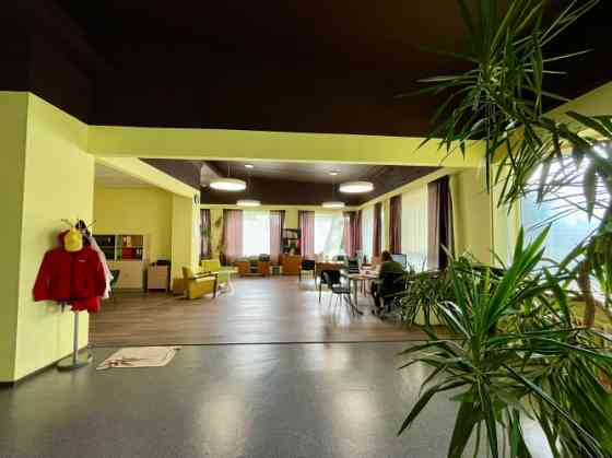Daudzfukcionālas biroja telpas Iļģuciemā.  Plašas un gaišas open-space telpas ar augstiem gristiem ( Рига