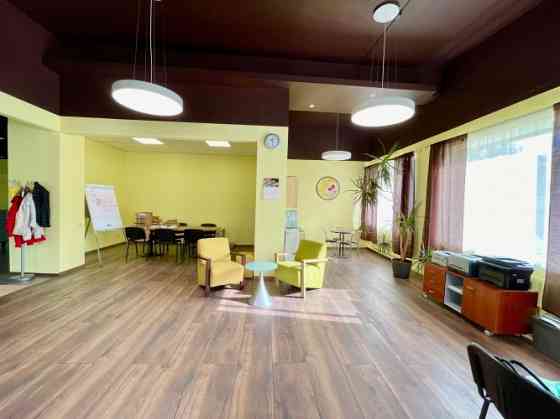 Daudzfukcionālas biroja telpas Iļģuciemā.  Plašas un gaišas open-space telpas ar augstiem gristiem ( Рига