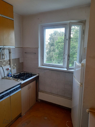 Pārdod divu istabu dzīvokli Vecmilgrāvī. Dzīvoklī nepieciešams remonts.
Dzīvoklis ar lodžiju. Zemes  Рига - изображение 4