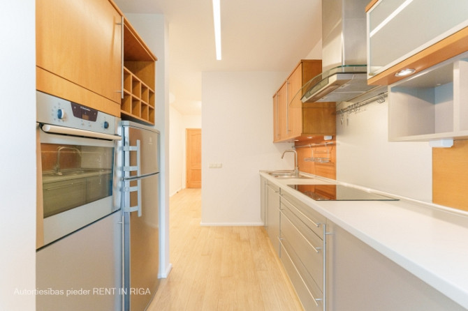 Tiek izīrēts trīs istabu dzīvoklis skaistā vietā Āgenskalnā, Baložu ielā. Dzīvokļa 85.6 Rīga - foto 7